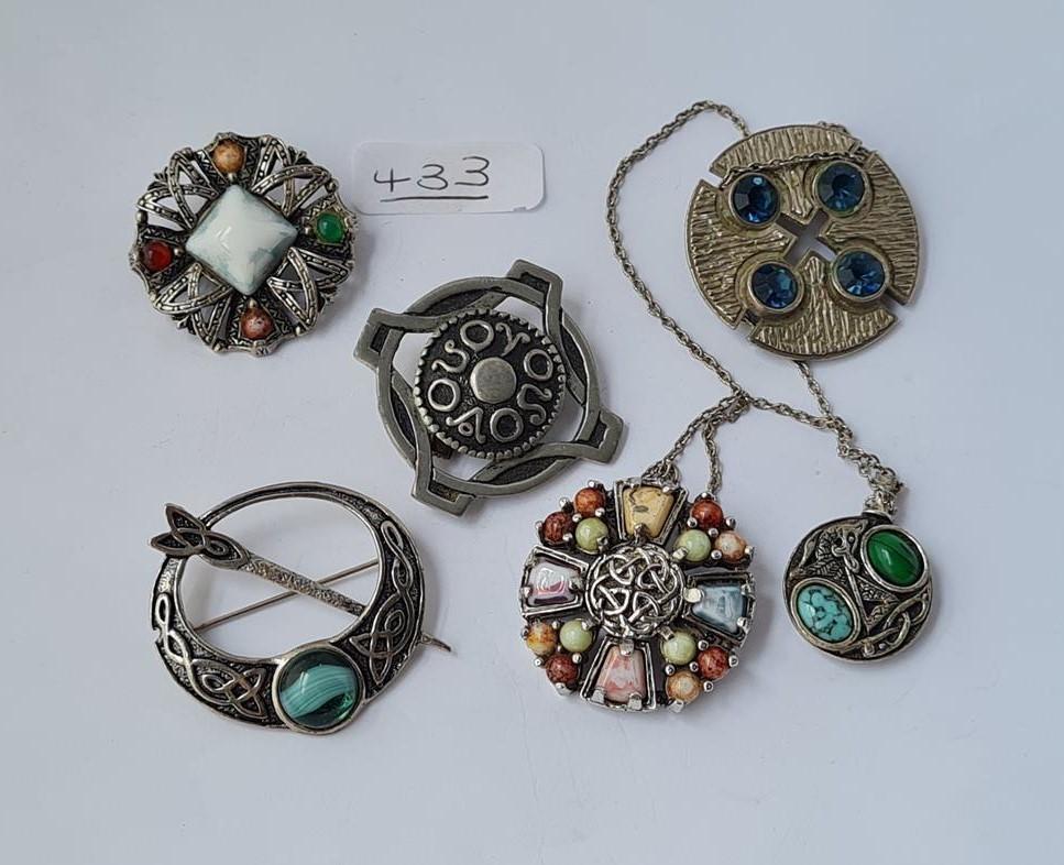 1 x miracle brooch, 4 x Celtic brooches & 1 pendant