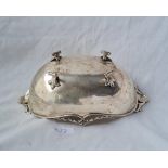 A continental (800 standard) boat shaped bowl on 4 scroll feet 9 inches over handles 297 gms