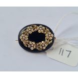 An attractive onyx & pearl oval mourning brooch