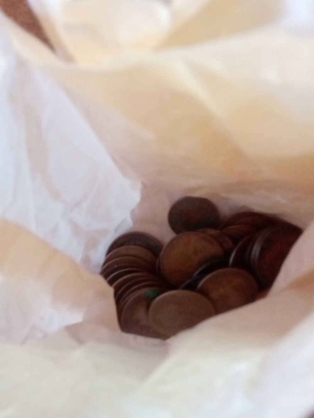 A tub of coins in bags - Image 4 of 4