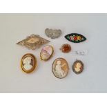A bag of 7 brooches including 2 x cameos, micro mosaic etc & silver examples