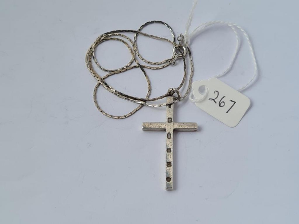 A silver cross & chain - 6,9gms