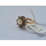 A green stone & pearl ring in 9ct - size J - 2.6gms