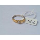 A solitaire diamond ring in 18ct gold - size L - 3.5gms