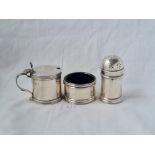 A heavy 3 piece cruet set with reeded bands London 1937 277 gms excluding liners