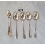 A small pair of sugar tongs and 4 coffee spoons 51 gms