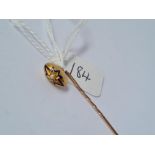 An enamel & pearl stick pin set in gold - 1.8gms