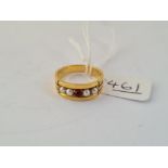 A pearl & garnet ring in 15ct gold - size L - 4.9gms