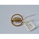 A crown brooch in 15ct gold - 3.1gms
