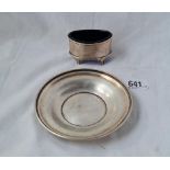 A circular dish and a boat shaped salt with liner London 1901 112 gms net