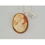 A cameo brooch in 9ct
