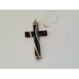 An agate cross pendant