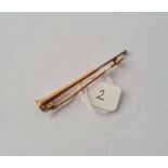 A post horn brooch set in 15ct gold - 3.5gms