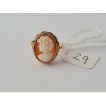 A cameo ring in 9ct - size Q - 4.1gms