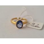 A GOOD SAPPHIRE RING IN 18CT GOLD - size U - 5.6gms