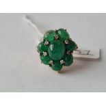 A CABOCHON, EMERALD & DIAMOND CLUSTER RING IN 18CT GOLD - size P - 9.7gms