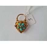 A STUNNING VICTORIAN HEART PADLOCK LOCKET WITH 5 TURQUOISE CLUSTER TO FRONT IN HIGH CARAT GOLD