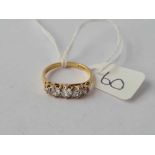 A VICTORIAN FIVE STONE DIAMOND RING (APPROX 75 PTS ) IN 18 CT GOLD SIZE M