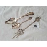 Three various Dutch spoons and forks 56 gms