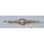 A large Edwardian diamond and pearl brooch 15 ct gold and platinum - 5 gms