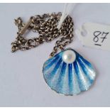 A silver and blue enamel pearl shell pendant on silver chain 9.3g
