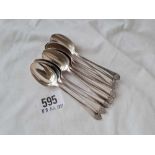 A set of twelve tea spoons with decorated ends - Sheffield 1907 by W & H - 140 g.