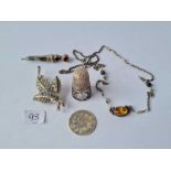 A bag of old silver jewellery etc
