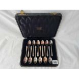 A set of twelve teaspoons in fitted case Sheffield 1936 - 170 gms