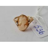 A cameo ring 9ct gold, size K