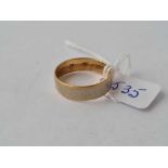 A wedding band 9ct size p - 2.6 gms