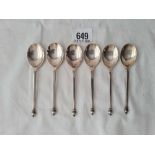 A set of six acorn decorated coffee spoons London 1923 by DF - 72 gms