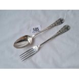 A attractive christening spoon and fork with pieced decoration Sheffield 1902 - 57 gms