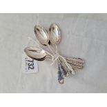 A set of 6 coffee spoons with wavy edges, London 1911, w.61g
