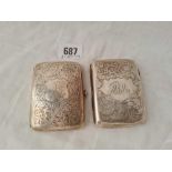 Two cigarette cases engraved with scrolls - Birmingham 1912/3 - 123 g.