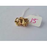 A pair of knot design earrings 14ct gold - 4.1 gms