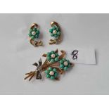 A VERY ATTRACTIVE SET OF TURQUOISE, PEARL AND DIAMOND BROOCH TOGETHER WITH MATCHING EARRINGS IN