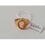 A cameo ring 9ct size L 1/2 - 2.1 gms