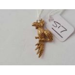 A charm in the form af a parrot 9ct - 4 gms