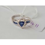A trillion cut sapphire ring with six square sapphires to shoulder in 10ct gold size N - 2.4 gms