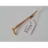 A riding crop bar brooch 9ct