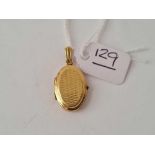 A 9ct locket pendant - 2.4 gms