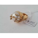 A GOOD MABE PEARL AND DIAMOND SET RING 18CT GOLD SIZE v - 14.6 GMS