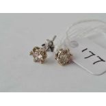 PAIR OF DIAMOND STUD EARRINGS 18CT WHITE GOLD AND PLATINUM, TOTAL DIAMOND WEIGHT 0.80 CTS