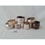 Seven various napkin rings - 114 g.