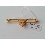 A good high ct fox head bar brooch - 5.3 gms