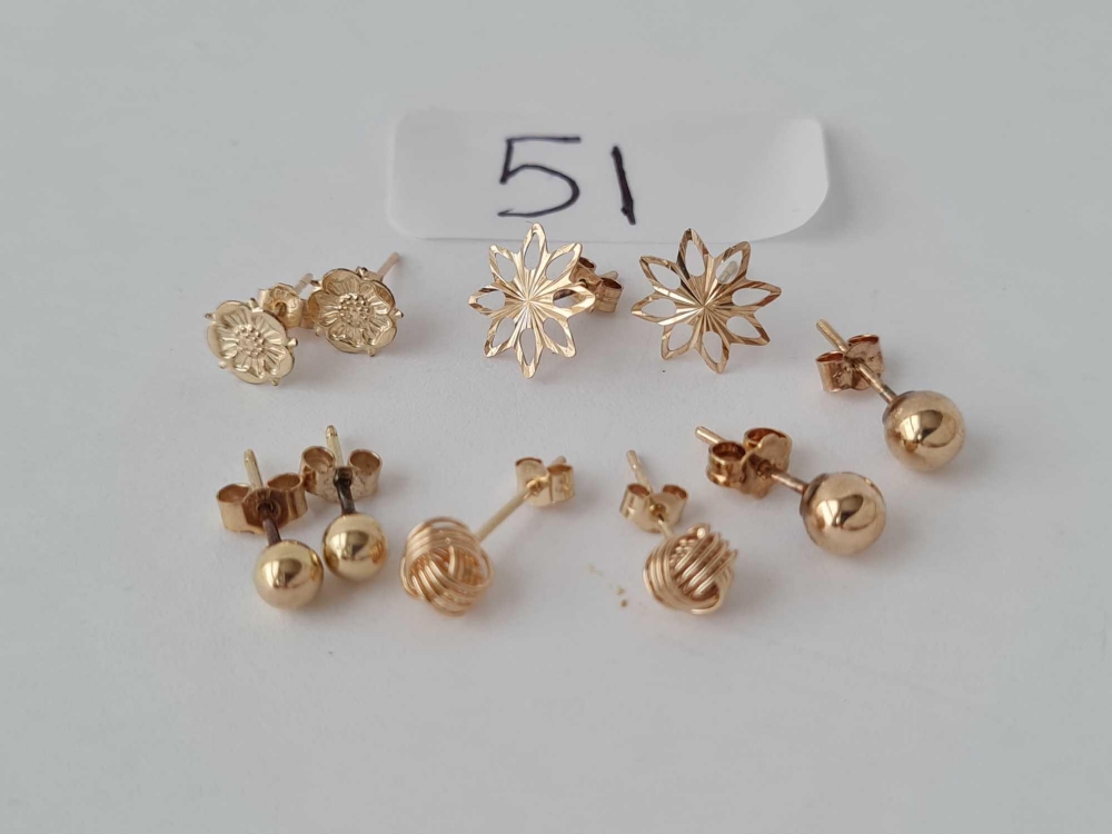 Five pairs of 9ct ear studs with 9ct butterfly backs 2.3g