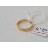 A wedding band 18ct gold size J - 2 gms