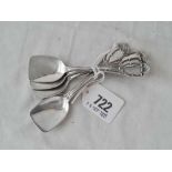 A set of six continental (800 standard) ice cream spoons - 125 g.
