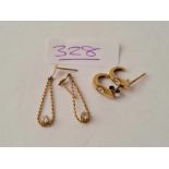 Two pairs 9ct earrings - 1.7 gms
