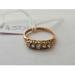 A FIVE STONE DIAMOND RING 18CCT GOLD SIZE Q - 3.6 GMS